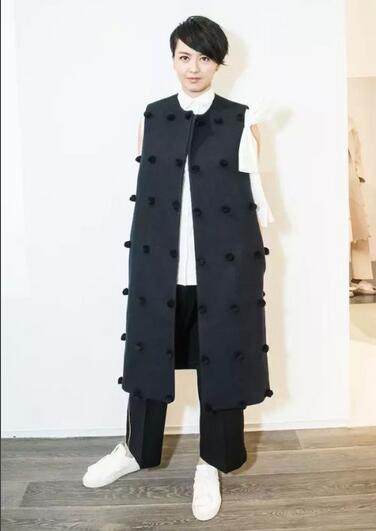 轻奢精致小白鞋,轻奢的小白鞋