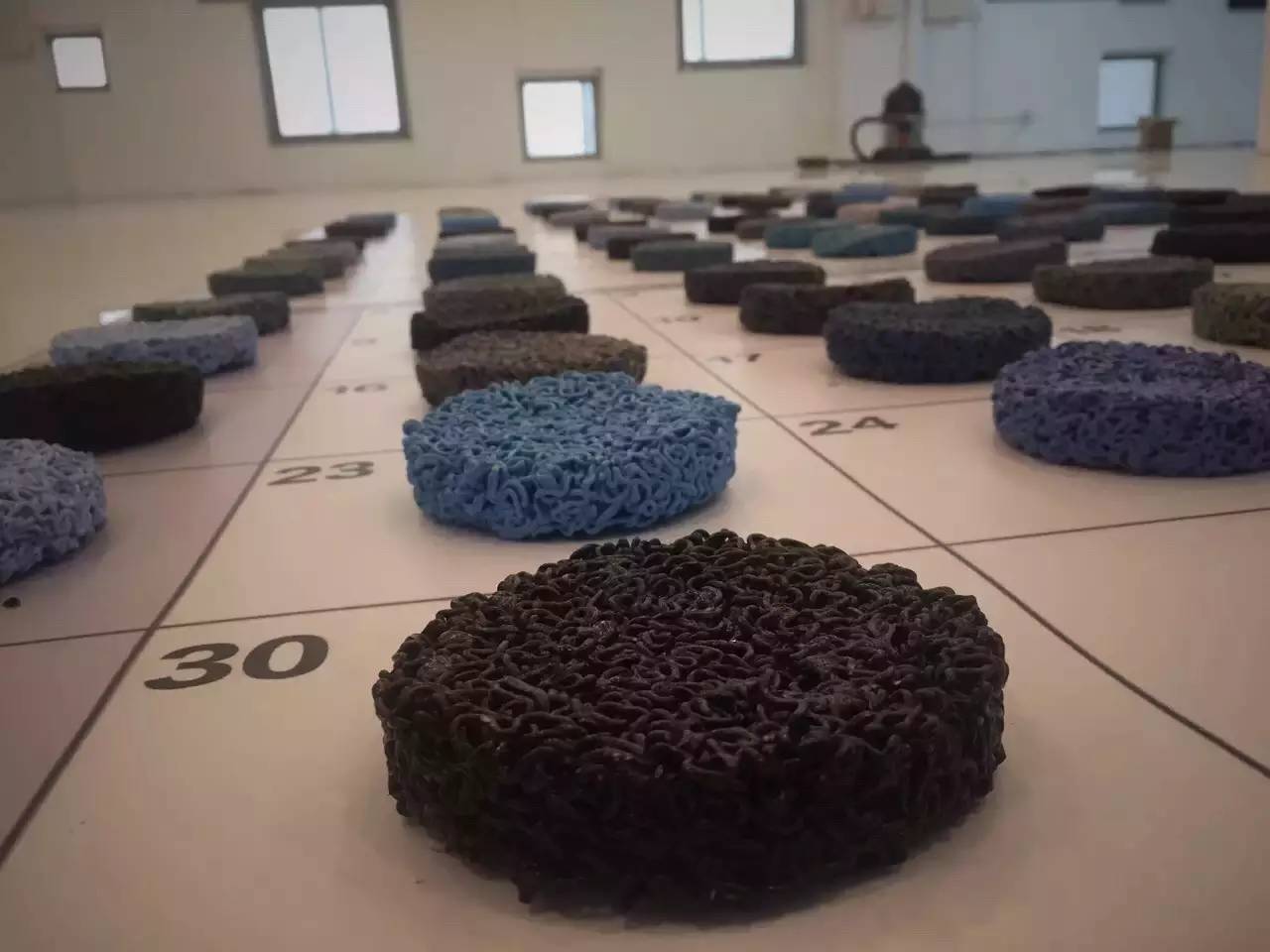 校红｜北电林宇瀚－1000多包方便面调味料作品的创造者