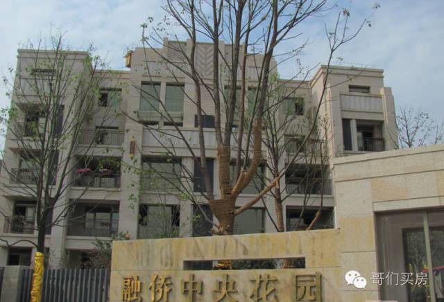 小区游泳池小孩溺亡事件谁的责任,7岁男童小区景观池内溺亡