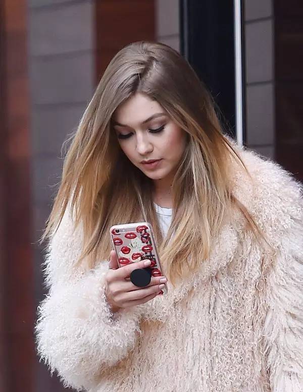 每日星范|范冰冰论手机壳种草狂魔，我只服范爷！