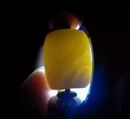 欧洲回流深红色老蜜蜡的鉴别方法,关于蜜蜡的知识怎样鉴别真假蜜蜡