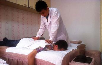 开车久了腰酸背痛怎么办？教你10招，让你轻松驾车！