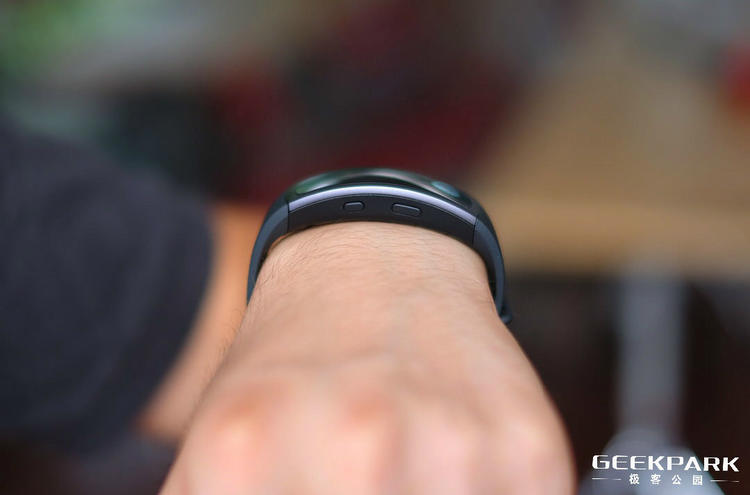 三星手环gearfit2使用说明,三星gearfit2pro智能手环全新