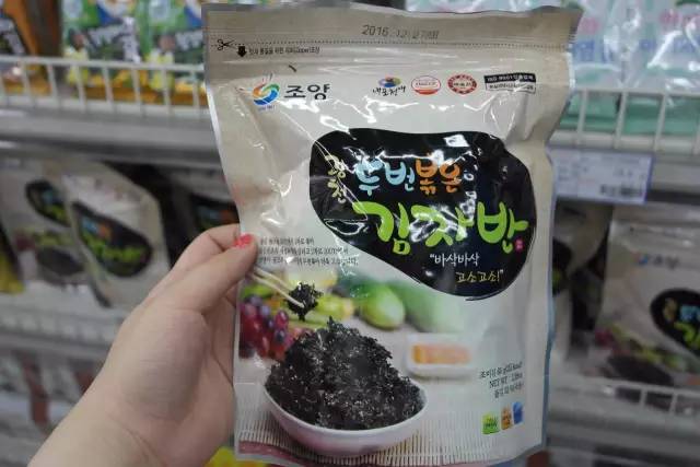 韩国进口乐天扁桃仁夹心巧克力,韩国进口乐天巧克力打糕派