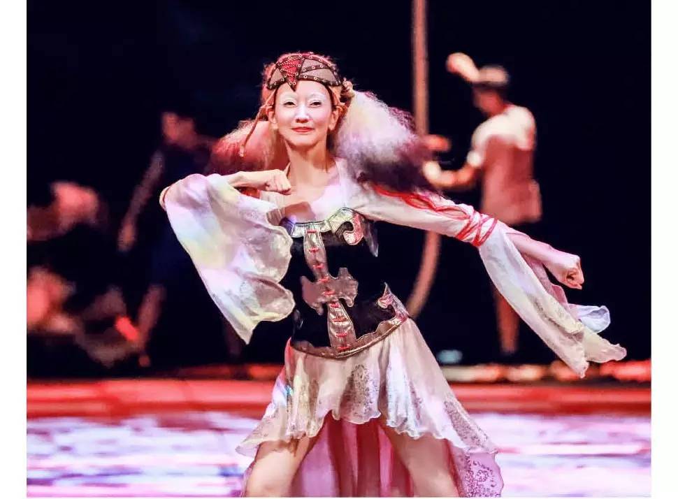 不老女神赵雅芝登台,不老女神赵雅芝访谈