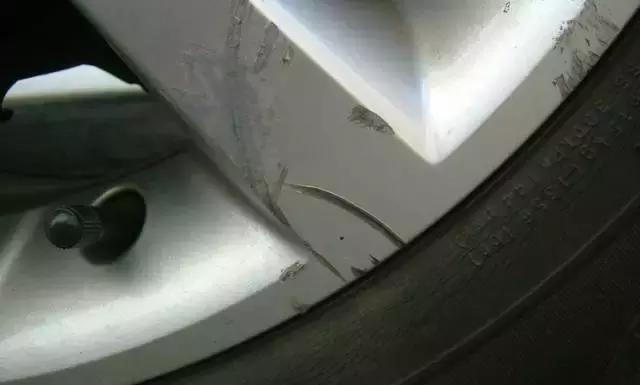 哈弗h6冠军版轮毂刮花修复方法,汽车冷知识和处理方法