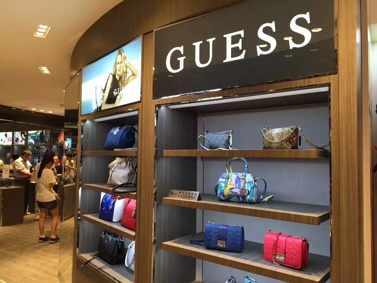 上海市内免税店,上海最大的免税店买手机