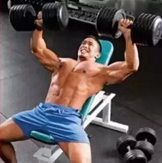 方形胸肌健体展示,胸肌上部饱满是方形胸肌