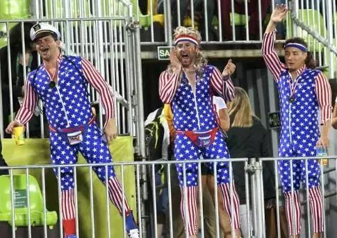 傅园慧奥运领奖,傅园慧无缘奖牌