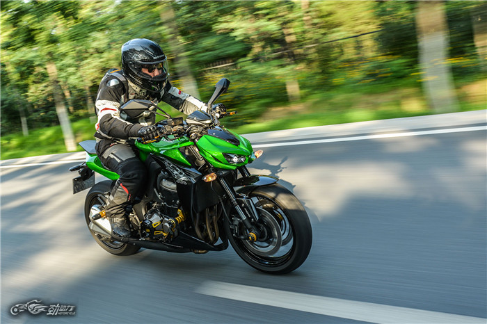 试车：满满的戾气？未必是件坏事——川崎Z1000