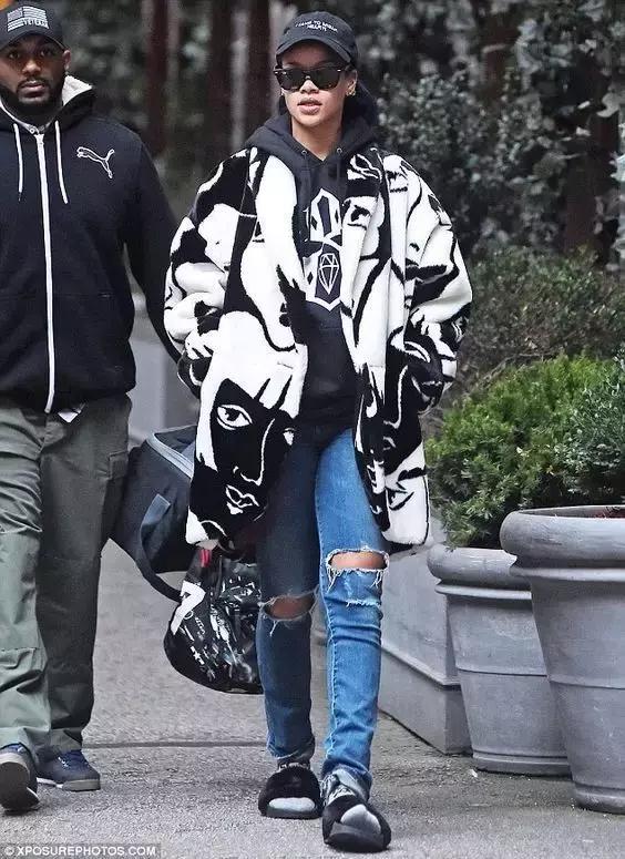 自从穿上这些拖鞋，就是那么自信