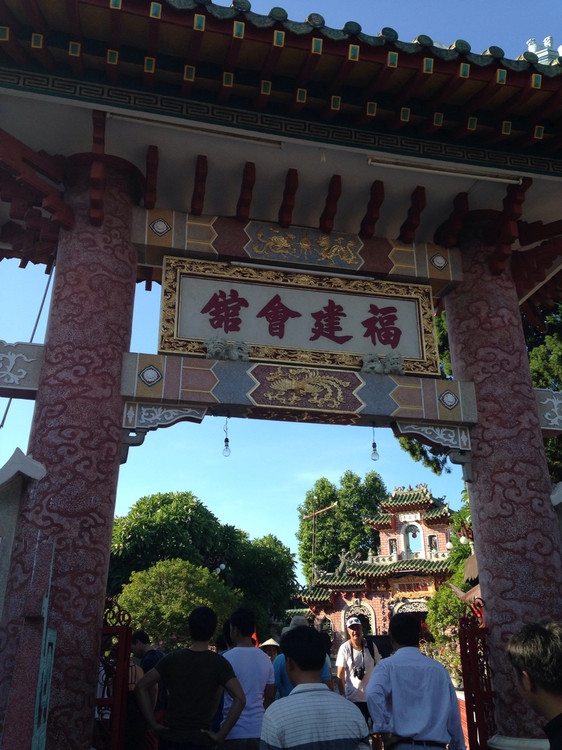 两千人民币去泰国旅游够吗,两千出国旅游