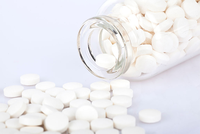 我女儿手脚冰凉怎么治,女儿得手足口病了咋办