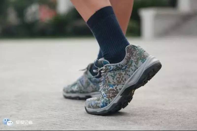 3515新式迷彩鞋男透气轻便跑鞋,新式迷彩鞋户外训练防滑登山鞋
