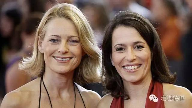 央视一姐嫁给青梅竹马的人,电视一姐