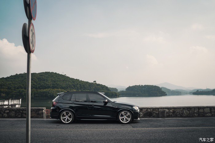 宝马x3曜夜版黑武士落地价,宝马x3黑武士静态体验