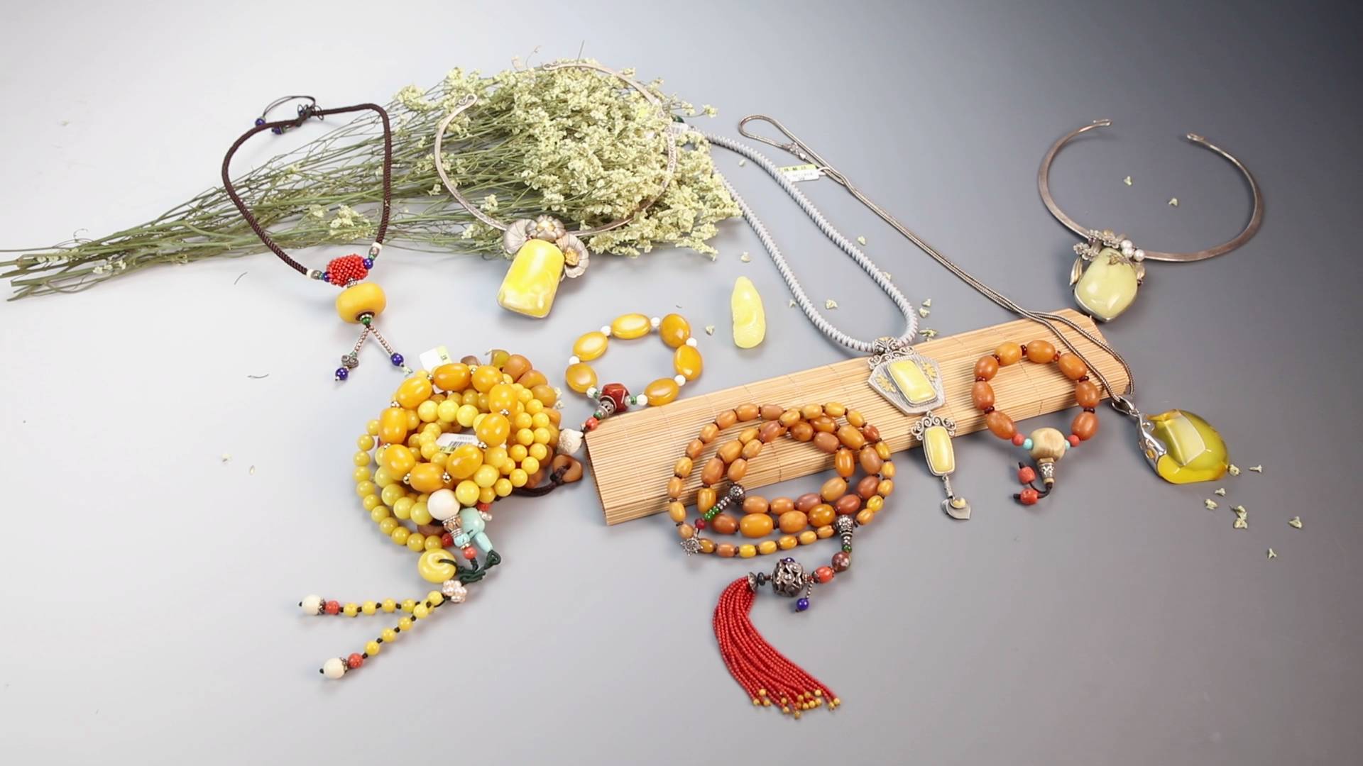 琥珀蜜蜡介绍三分钟,了解最全的蜜蜡知识