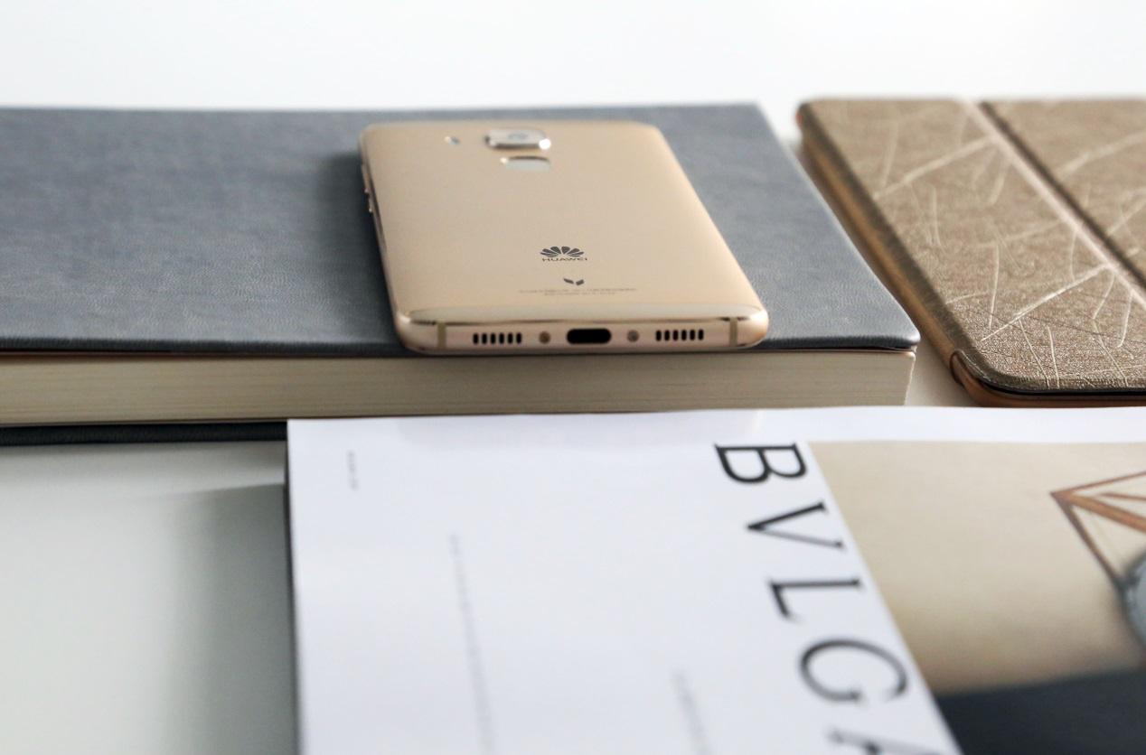 华为麦芒5上手体验2500元档旗舰机到底好在哪