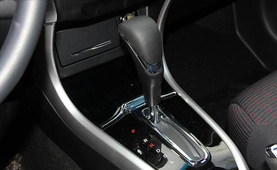 2019卡罗拉1.2t和2019新凌派1.0t,凌派1.0t与卡罗拉1.2t动力哪个好