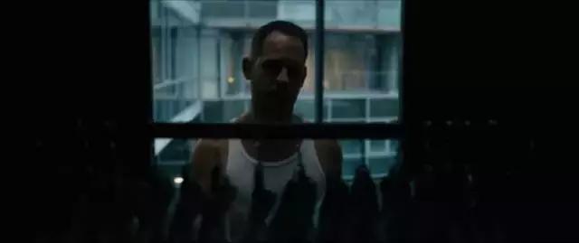 我丝毫不怀疑，这位导演曾来过云南尝过“毒蘑菇”