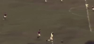 足球球员搞怪图片,足球搞笑庆祝动作gif