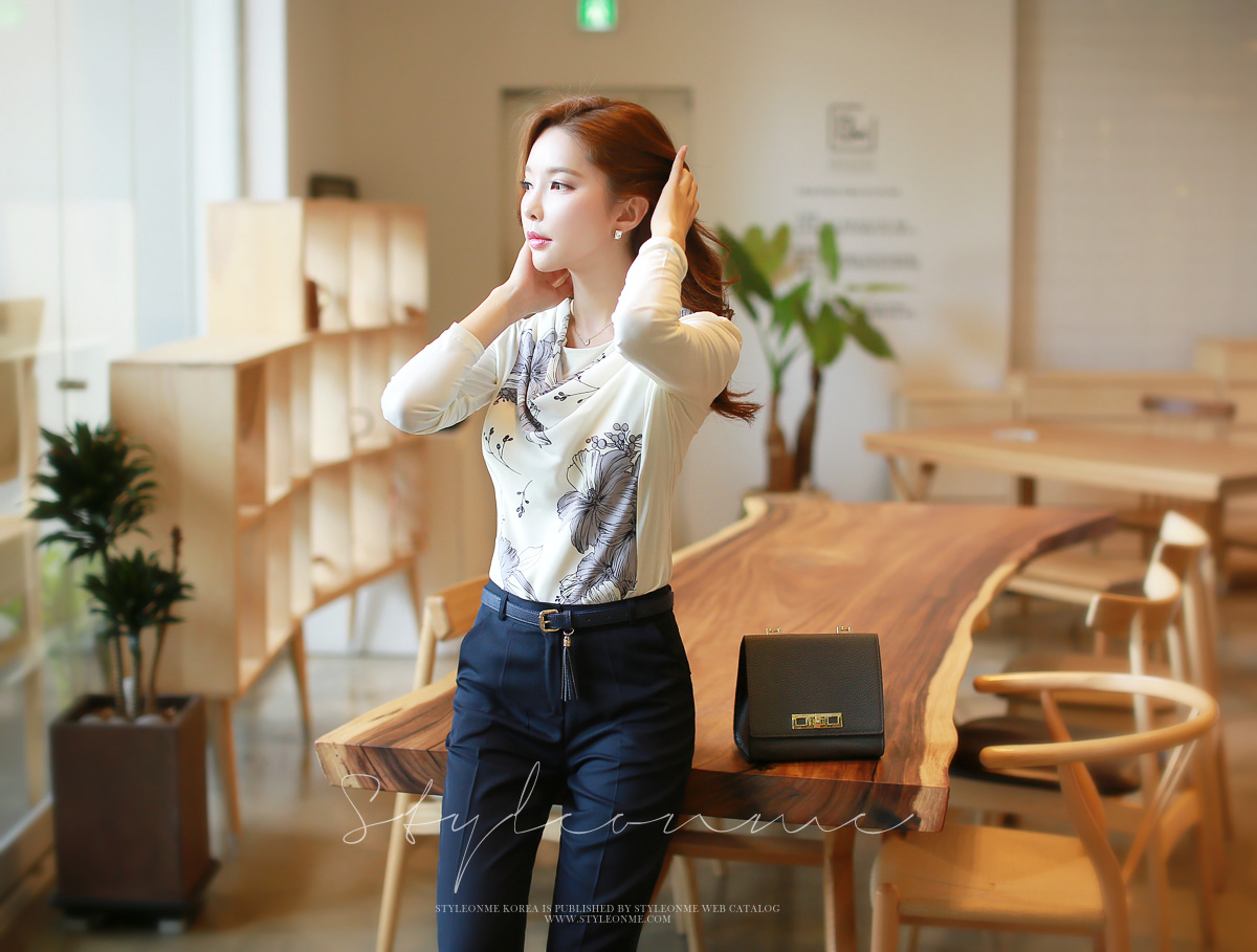 诱人身材，高贵气质，迷人写真