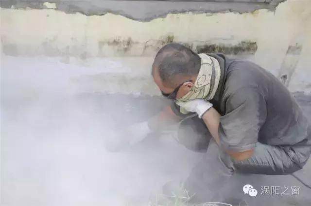 亳州一夫妻打工10年将孩子供出国留学，累并幸福着。