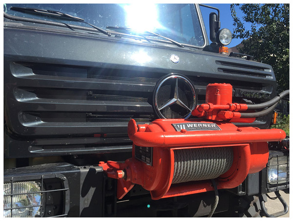 乌尼莫克六驱越野车,用军