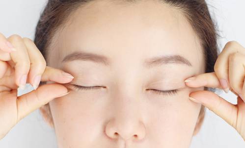 护肤眼部紧致,护肤化妆品断舍离