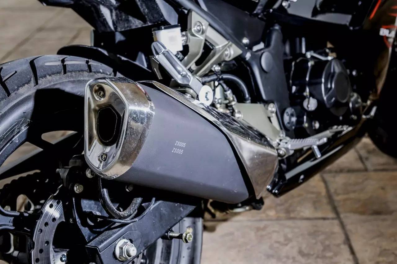 双缸高颜值,国产4缸街车嘉爵