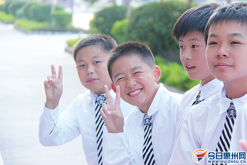 深圳市中小学生新款校服,惠城区初中校服