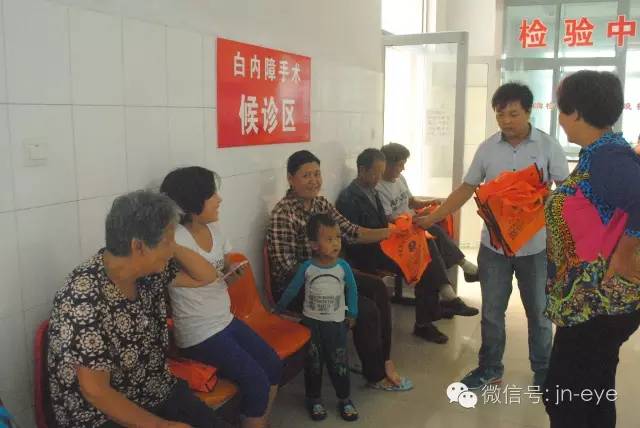 白内障筛查下乡健康扶贫暖人心,章丘明水白内障手术价格