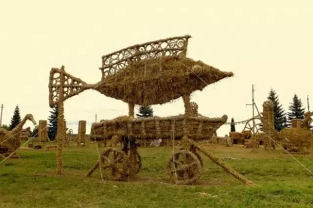 稻草堆也是风景,稻草堆弄成柴火