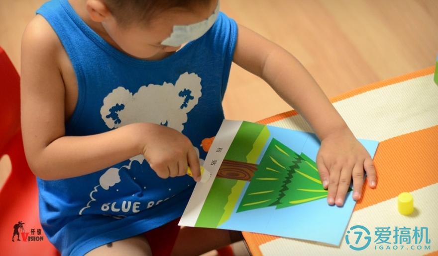 让孩子喜欢编程的视频,小卡智能编程