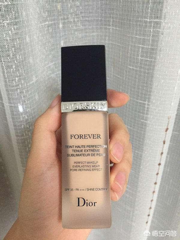 油性皮肤长闭口用什么粉底液,油性皮肤用什么粉底液不脱妆