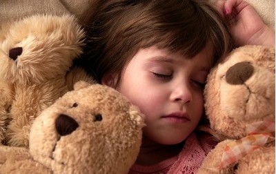 儿童恋物症状,5岁左右的孩子总是让抱着正常吗