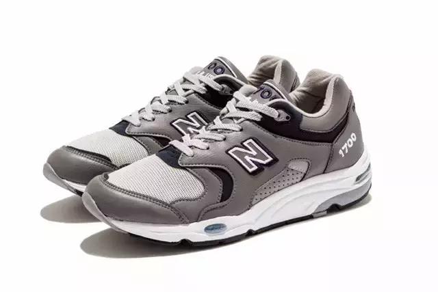 春款休闲鞋怎样搭出时尚感,运动鞋如何穿的知性优雅减龄