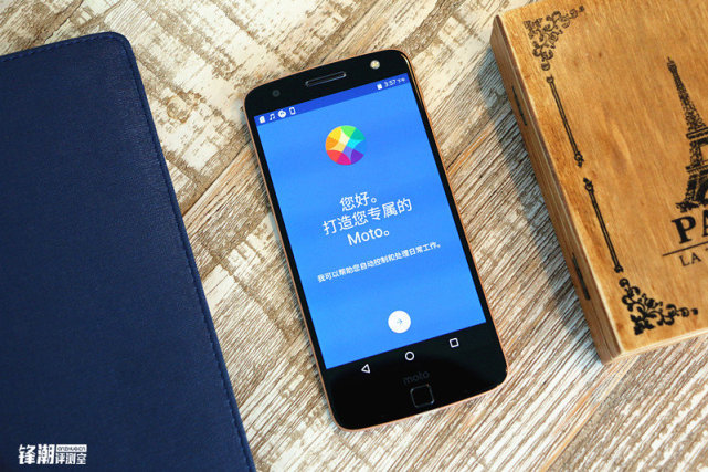 颠覆传统模块化大作:MotoZ上手评测