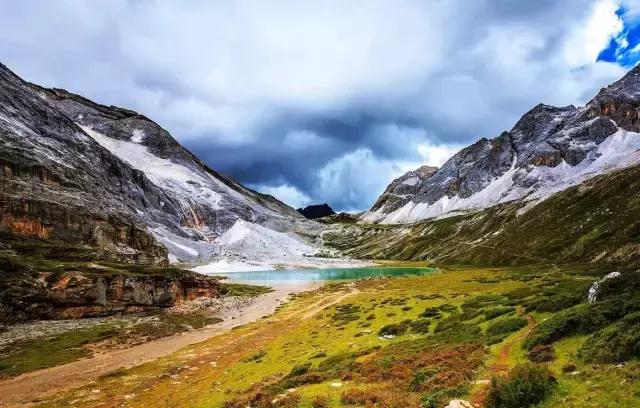 到底是去西藏还是去川西,西藏与川西这辈子总要来一趟吧