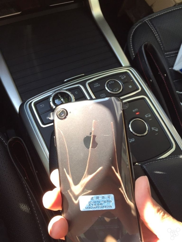 网友晒首批iPhone7开箱：黑色、玫瑰金成主流