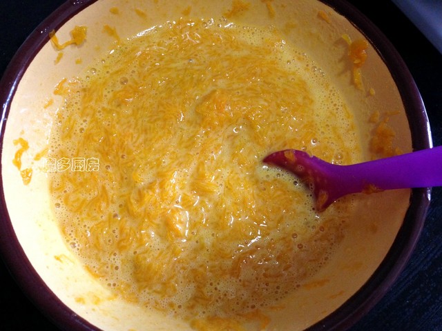 这个蛋糕不用油,选用健康食材,营养丰富老少皆宜,外面买不到的