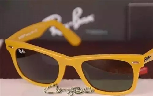 开车想要防晒选择哪种颜色的墨镜,开车戴的墨镜怎么选