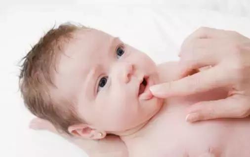 宝宝总患口腔溃疡怎么办,宝宝经常有口腔溃疡