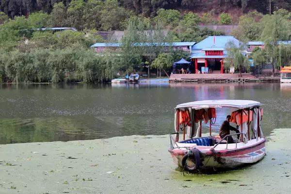 成都附近的旅游景点推荐四姑娘山,距成都五个多小时的地方