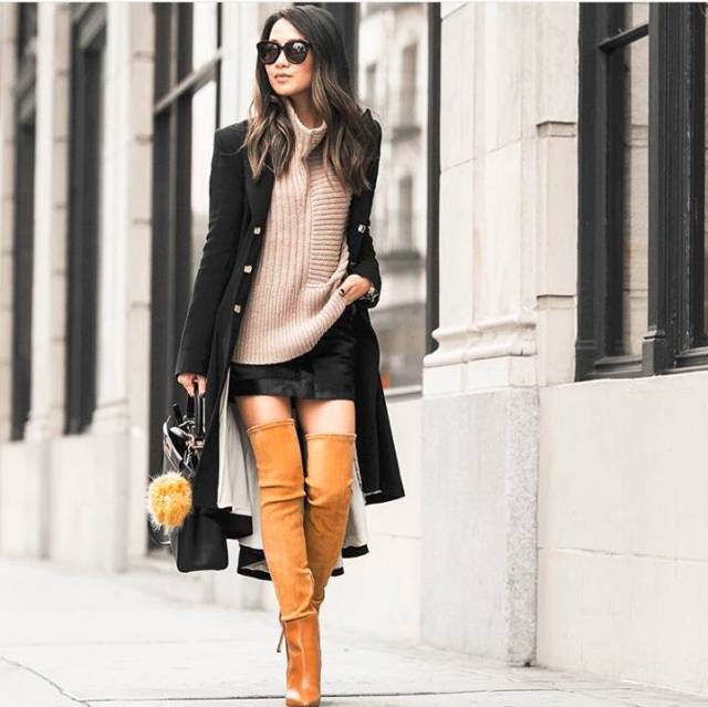 她颜值普通，又矮又穷，但奢侈大牌抢着送她包！