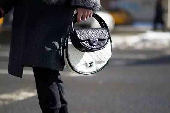 套娃chanel (chanel度假系列呼啦圈包)