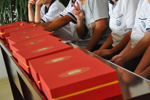 青岛证大喜玛拉雅酒店服务,青岛证大喜玛拉雅酒店红丝带