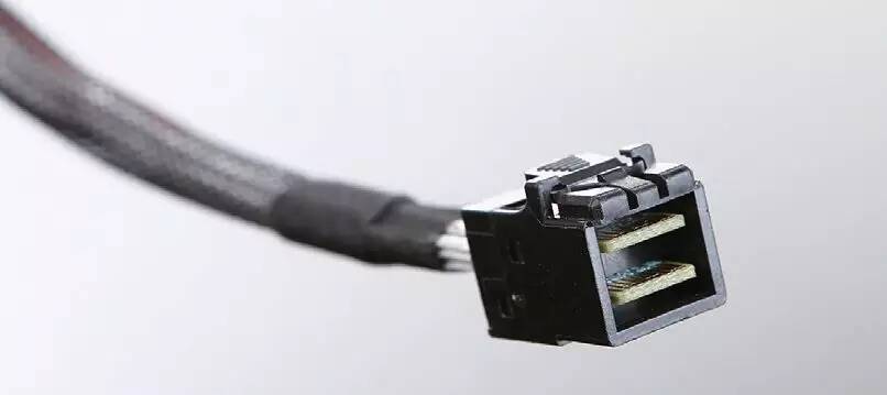 原创轻松破5000MB/s！NVMeU.2+PCIeSSD三盘RAID0系统实测