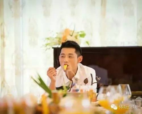 穆帅教练教球,铁锹训练