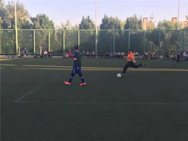 20天激烈角逐，看看哪个社区的足球小将最厉害？